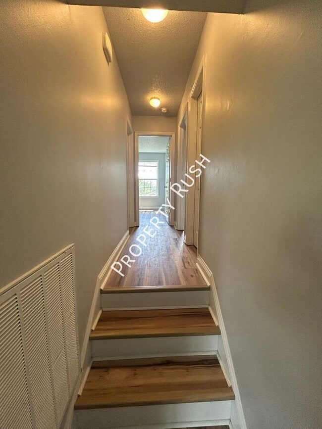 Building Photo - 9119 Westminister Cir Dr