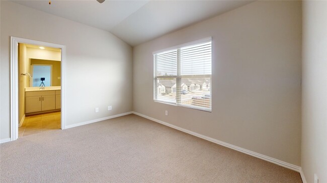 Building Photo - 2102 Dunbar Dr