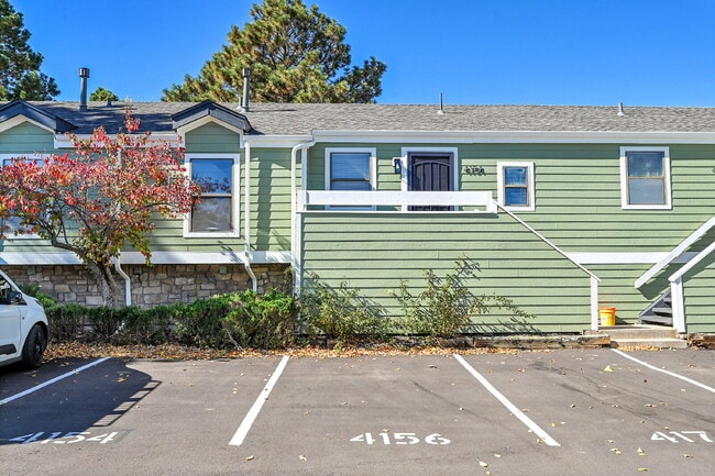 Building Photo - $2,130.95  - $500 OFF First Month's Rent - 3 Bedrooms, 2 Bathrooms Townhouse in Aurora with Washe...