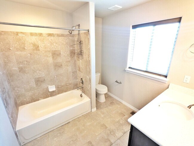 Building Photo - Stunning Modern Home with SHORT TERM LEASE and Breathtaking Mountain Views