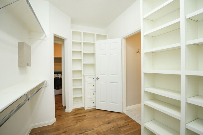 Building Photo - 10330 Sablebrook Ln