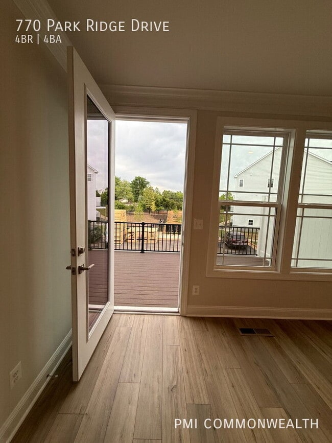 Building Photo - 770 Park Ridge Dr