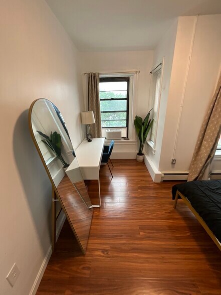 Building Photo - 871 Harrison Ave