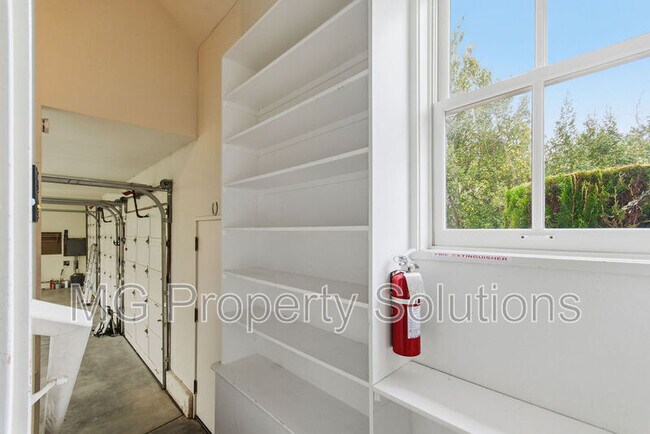 Building Photo - 5151 Nicasio Valley Rd