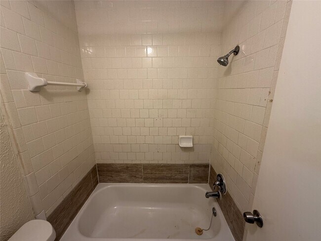 Building Photo - 1423 Elkwood Dr