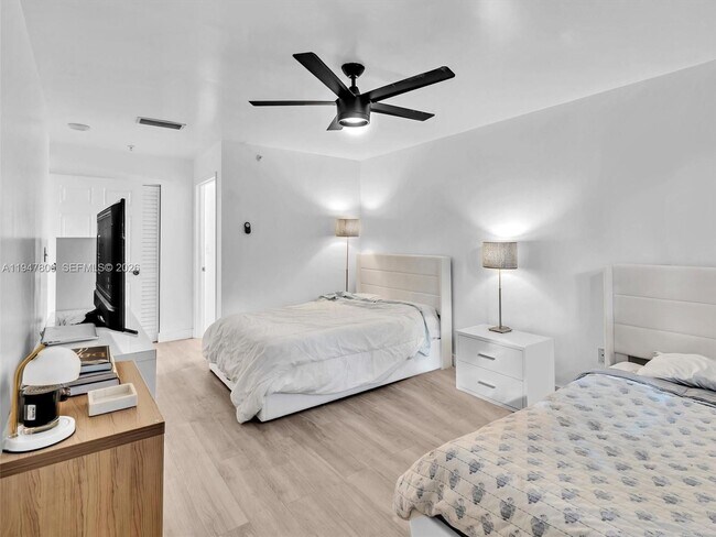 Building Photo - 1688 West Ave