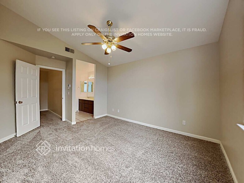 Building Photo - 8355 Lonely Hill Way