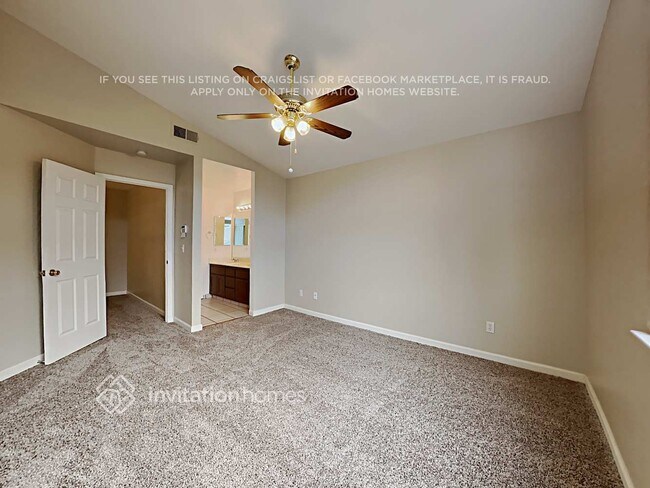 Building Photo - 8355 Lonely Hill Way