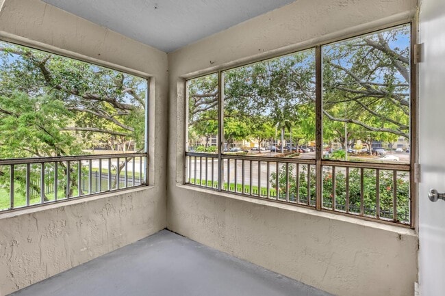 Building Photo - 2890 N Oakland Forest Dr