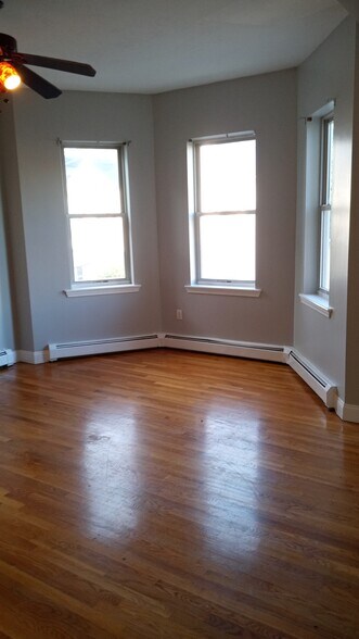 Building Photo - 37 Quincy St