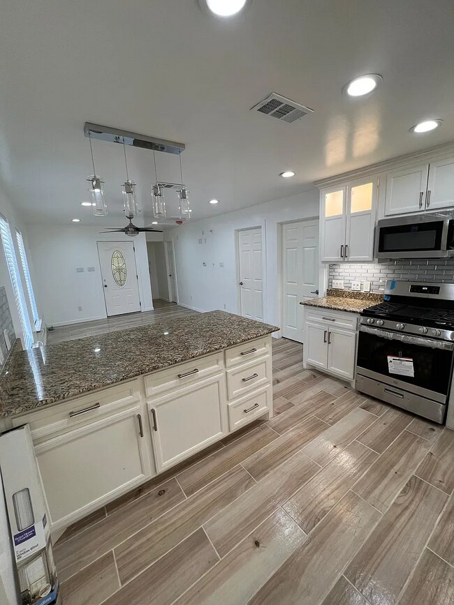 Building Photo - 7214 Corsicana St