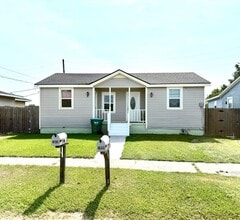 Building Photo - 1010 Lesan Dr
