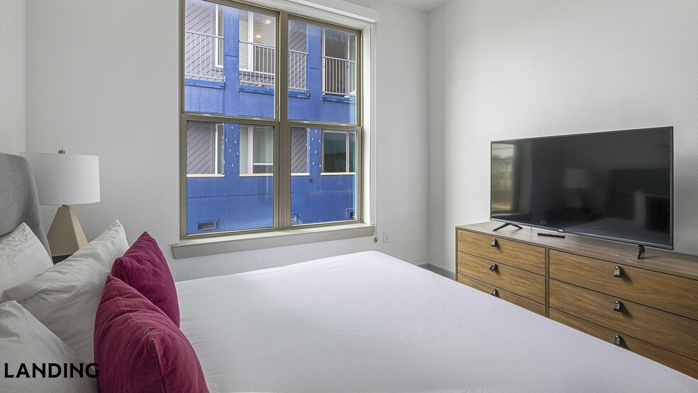 Building Photo - 3030 Summer St