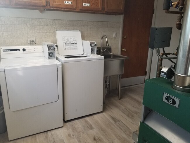 Building Photo - 765 Waikiki Dr