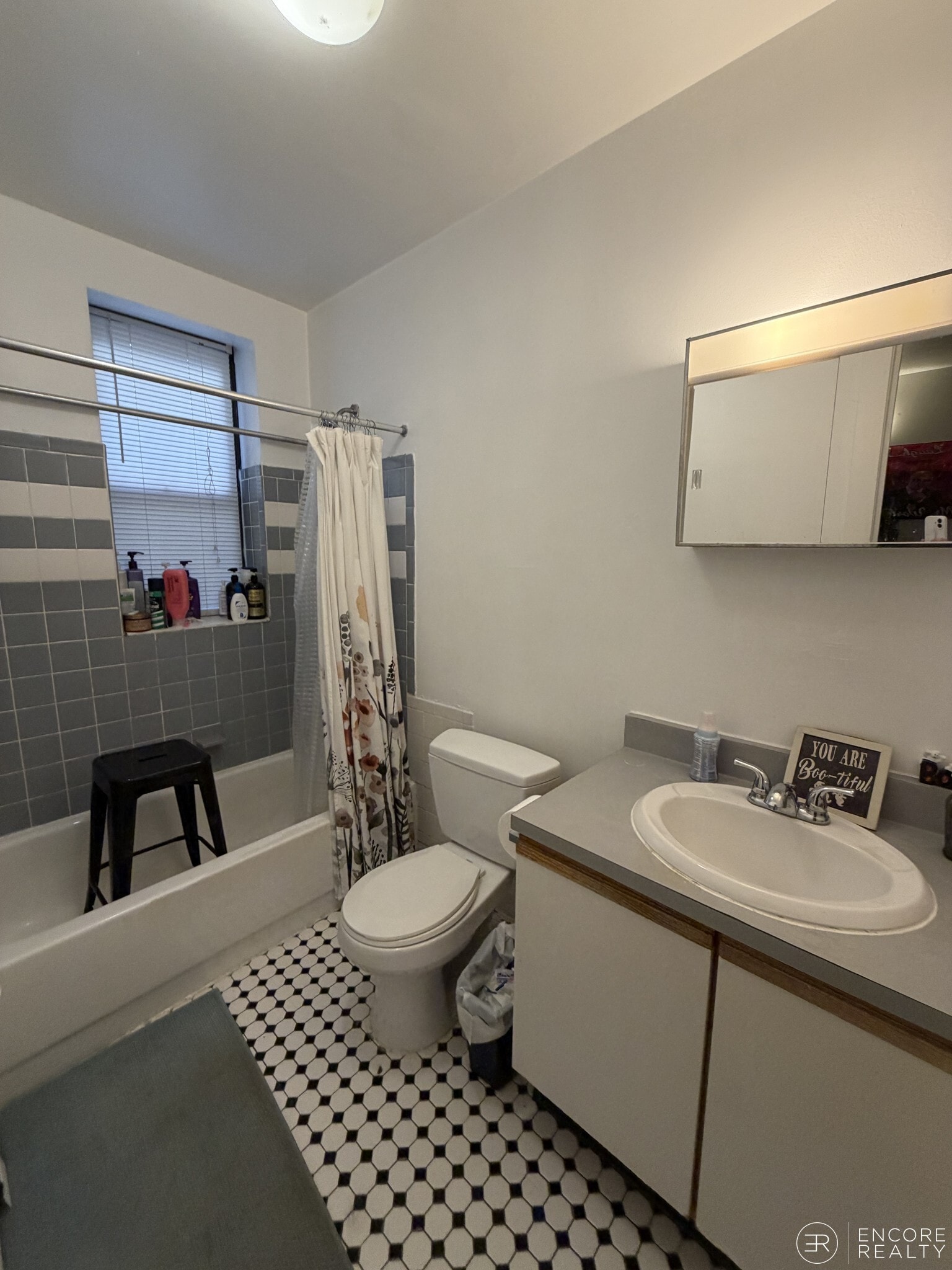 Building Photo - 16 Aberdeen St