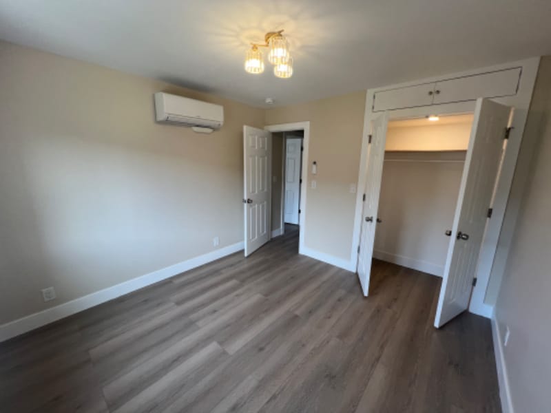 Building Photo - 61-60 69th Ln