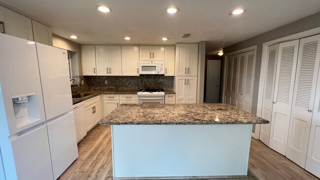 Building Photo - Turnkey 3 Bed 2 Bath Single Story View Home in Orange