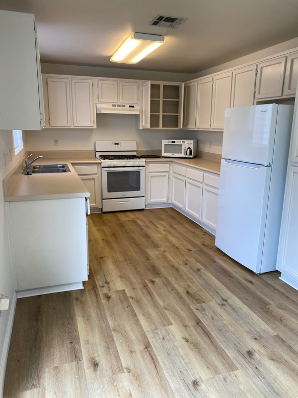 Building Photo - 10876 Loro Verde Ave