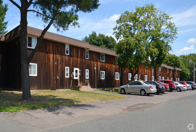 River Hollow Apartments - East Windsor, CT | Apartment Finder