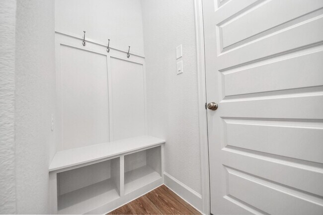 Building Photo - 27210 Butterfly Mint Ln