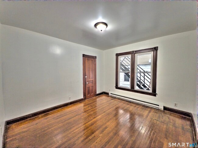 Building Photo - 64 Wood St