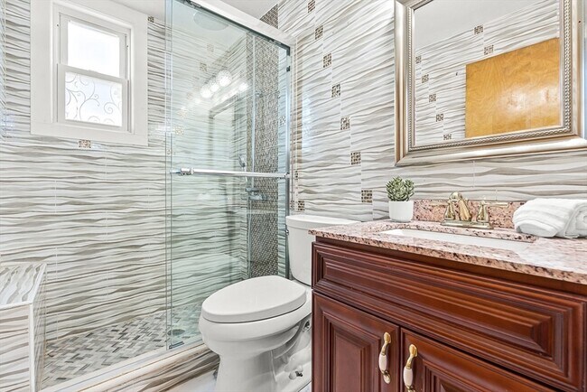 Building Photo - 35 Fells Ave Terrace