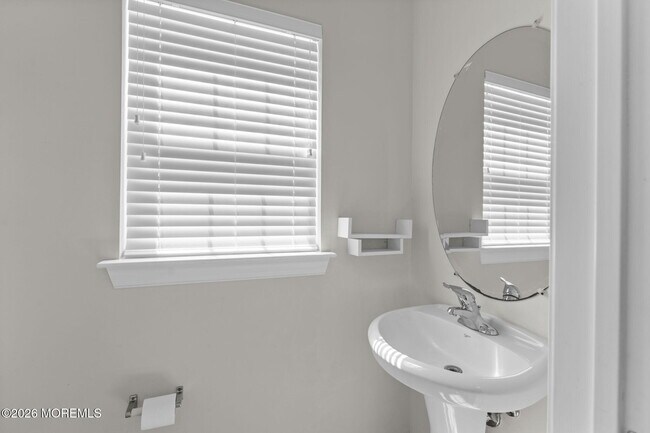 Building Photo - 8 Connor Dr