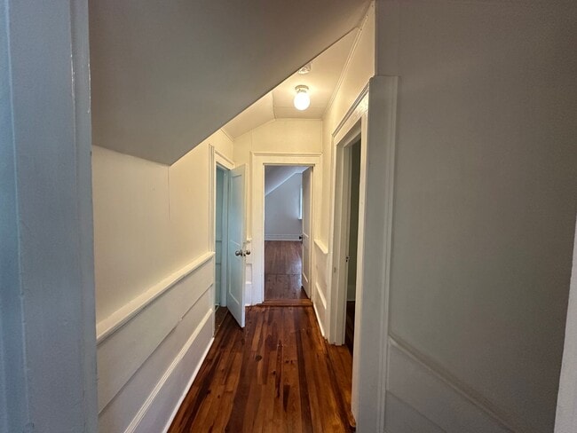 Building Photo - Charming 4 Bedroom House in Bedford