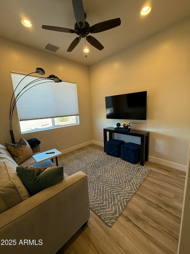 Building Photo - 2007 E Rainbow Trail