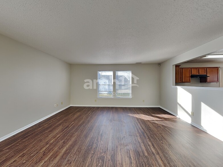 Building Photo - 690 Runnymede Ct