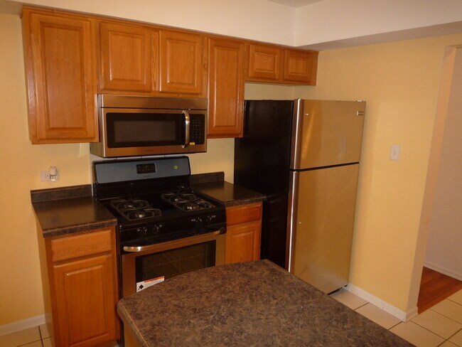 Building Photo - 3527 Frontenac Ct