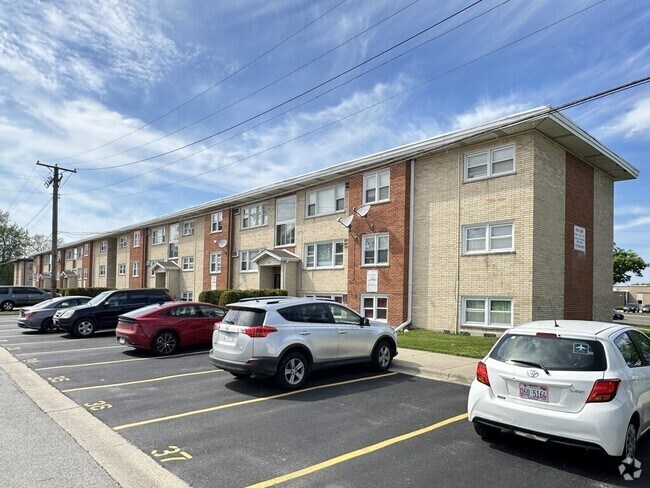 Building Photo - 9610 Ivanhoe Ave