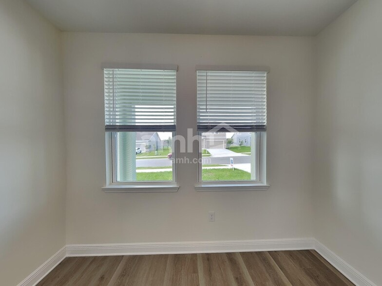 Building Photo - 3716 Ctr Cv Ln