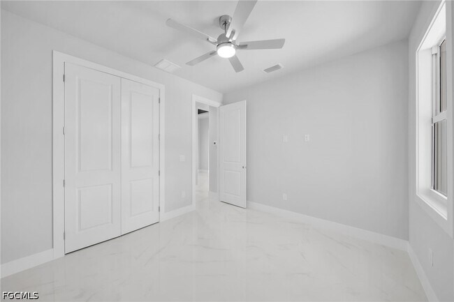 Building Photo - 1107 NW 40th Pl