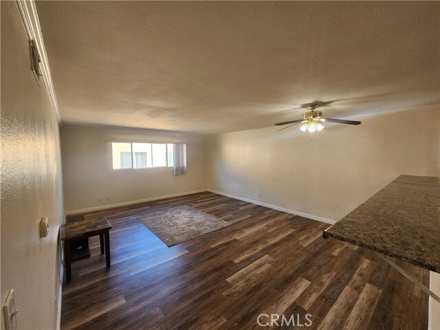 Building Photo - 14006 Vanowen St