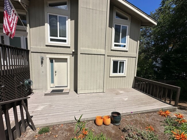 Building Photo - Beautiful San Rafael Home