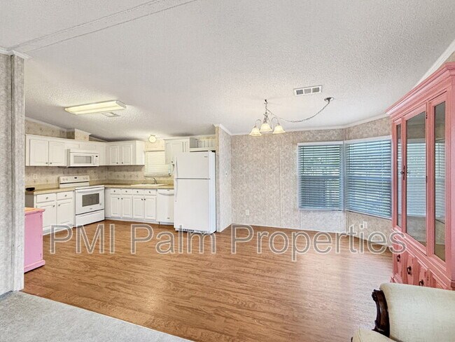 Building Photo - 7568 SE Swan Ave