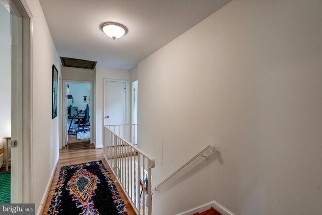 Building Photo - 7525 Cayuga Ave