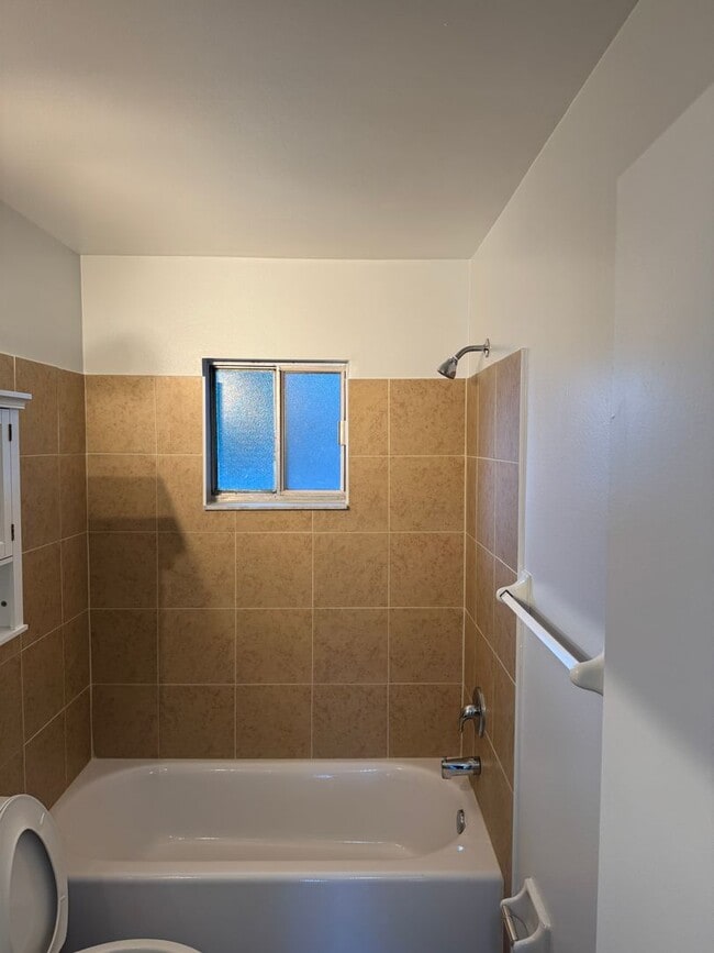 Building Photo - Stylish 2BR Cocoa Rental with Open Layout & Easy Commute