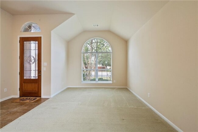Building Photo - 2405 Speidel Dr