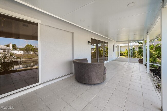 Building Photo - 1416 SE 11th Pl