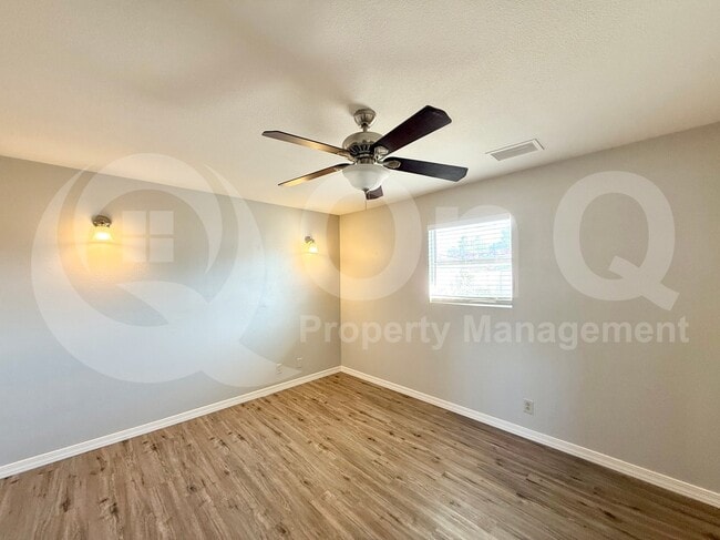 Building Photo - 1307 W Elna Rae St