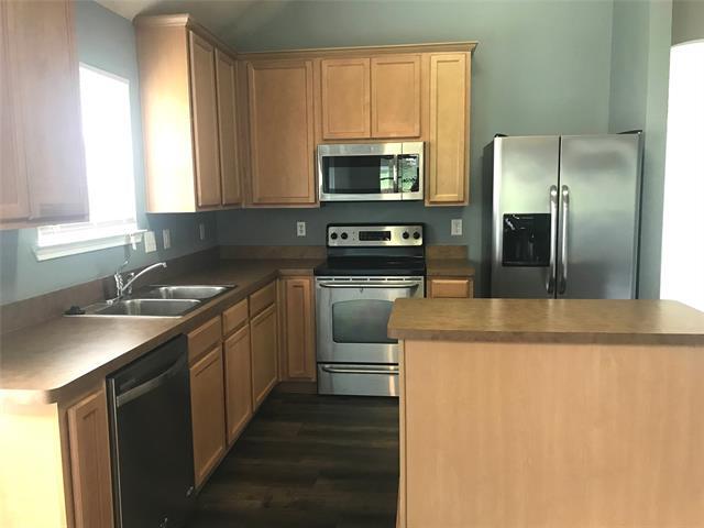 Building Photo - 492 Northbrook Ave