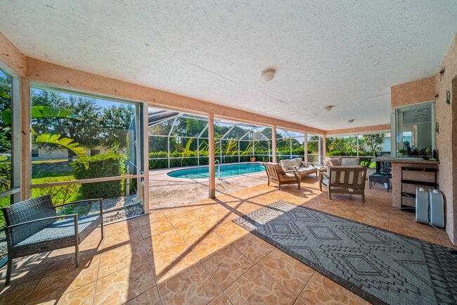 Building Photo - 5910 NW Bayou Ct