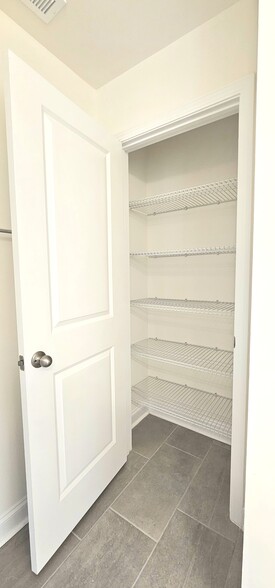 Building Photo - 1534 Cedar Tree Dr