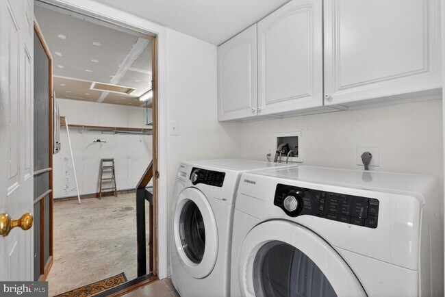 Building Photo - 10545 Winged Elm Cir