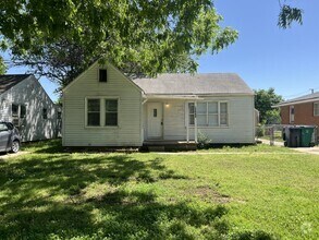 Building Photo - Move-In Ready 2B/1B in SW OKC