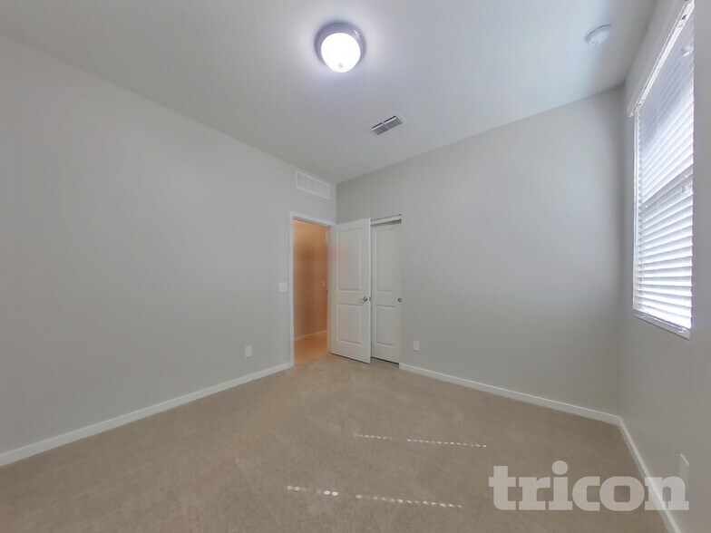 Building Photo - 13283 N 144th Ln