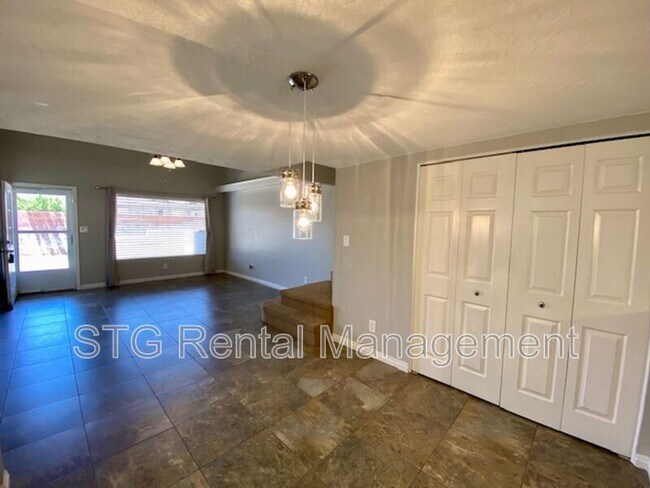 Building Photo - 490 E 700 S