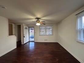 Building Photo - 5536 Channing Rd